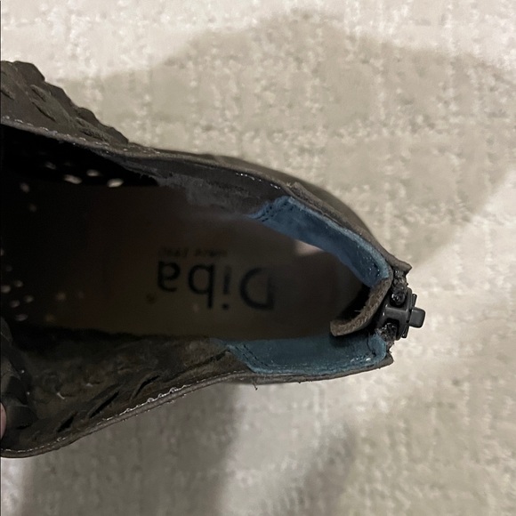 Diba Women's Dark Gray Ankle Booties women’s size 9 - Picture 7 of 7